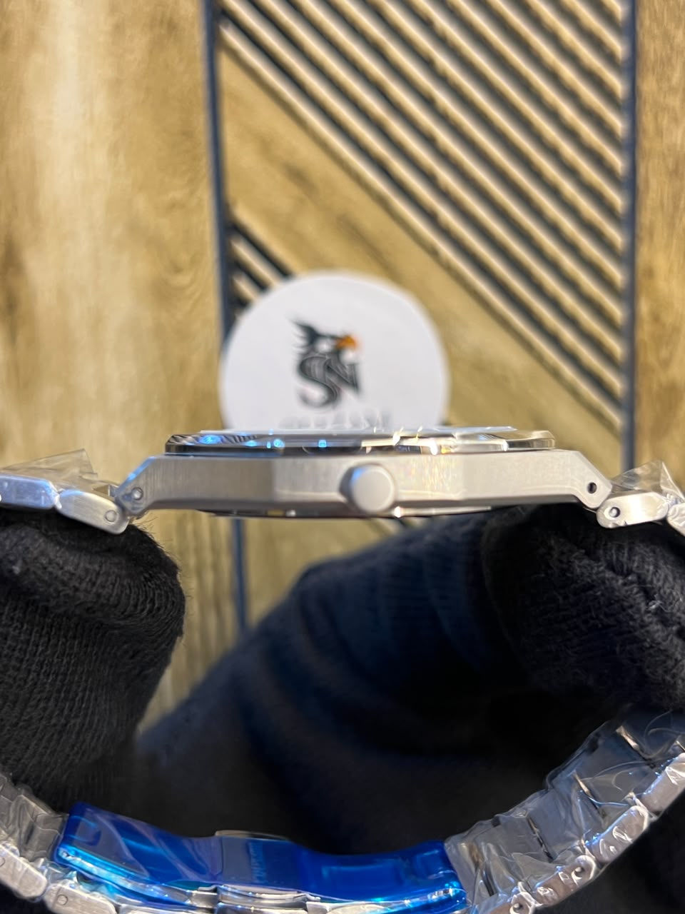 Citizen Sapphire Day-Date Silver - Side Crown Profile